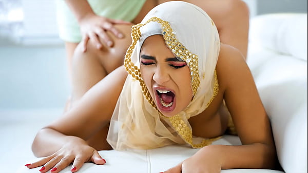 Convincing My Hijab Girlfriend for Fuck Who’s Not Allowed to Have Sex Because of Her Culture – Hijablust