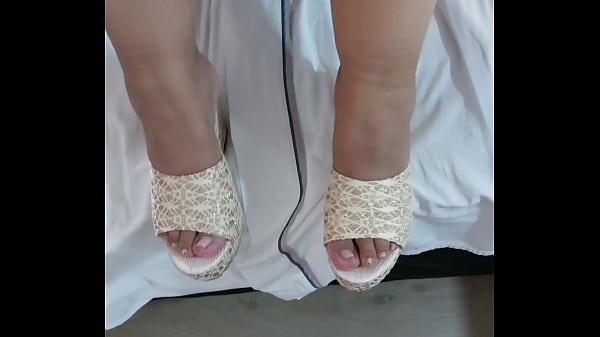 Mi Gorda rica mostrando su grande y caliente vagina